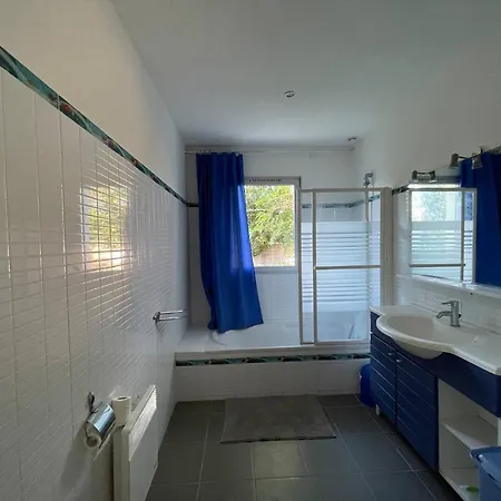 Sete, 4 Etoiles Avec Piscine A Deux Pas De La ! Sete